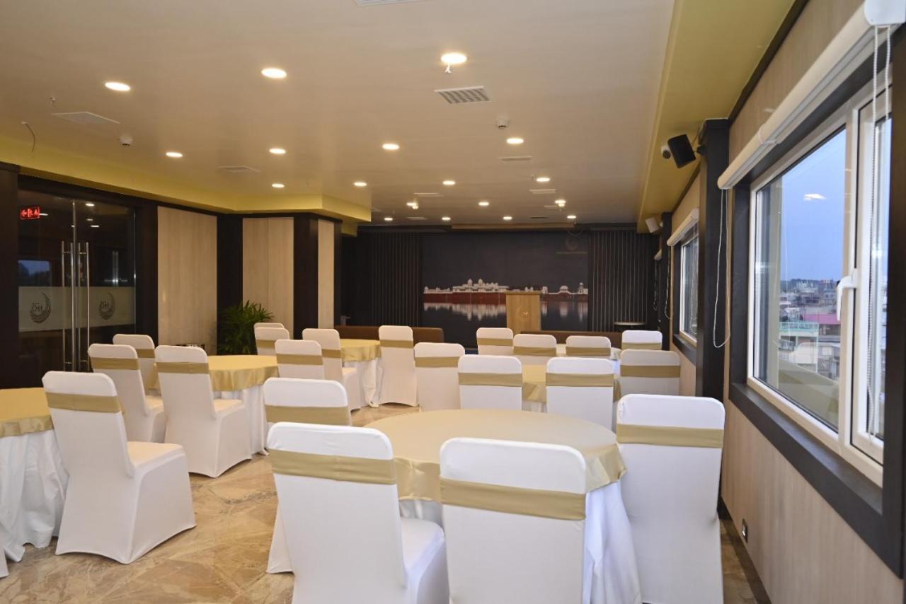 Hotel Rimi International Agartala Dış mekan fotoğraf