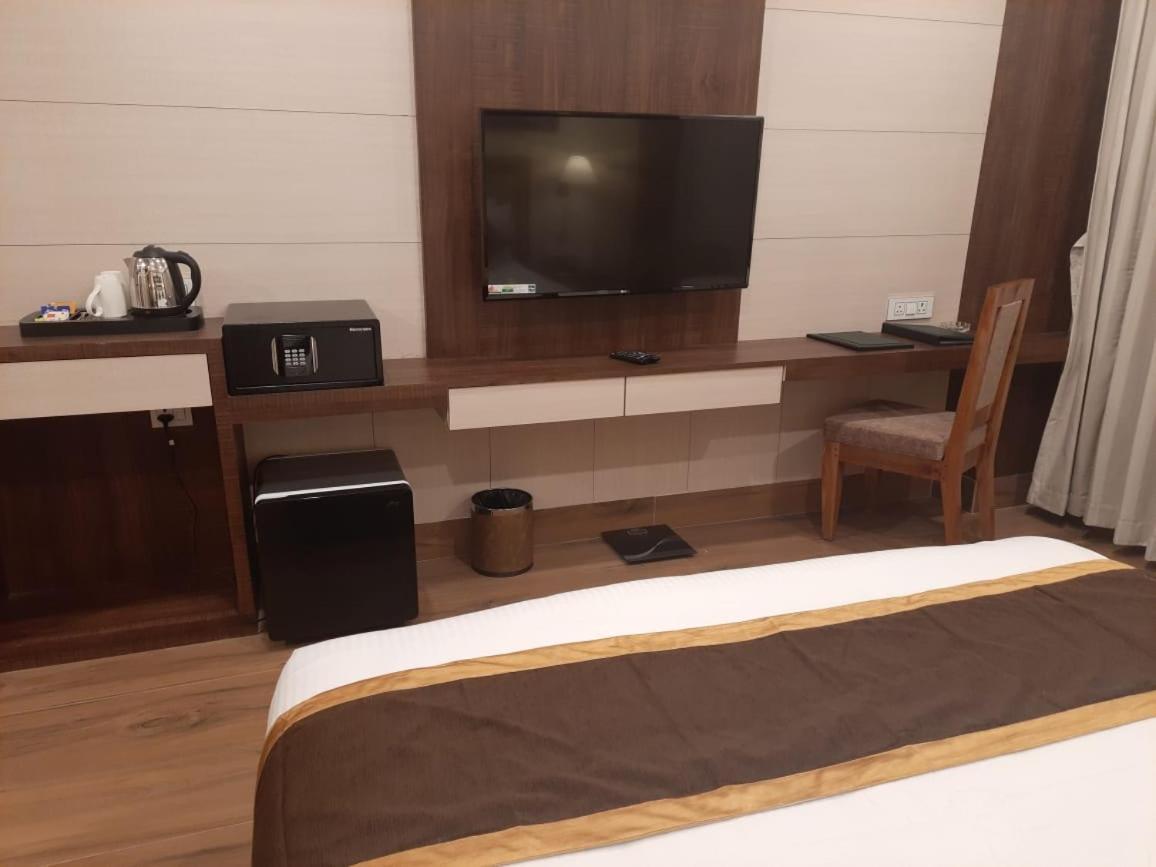 Hotel Rimi International Agartala Dış mekan fotoğraf