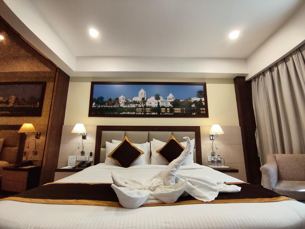 Hotel Rimi International Agartala Dış mekan fotoğraf