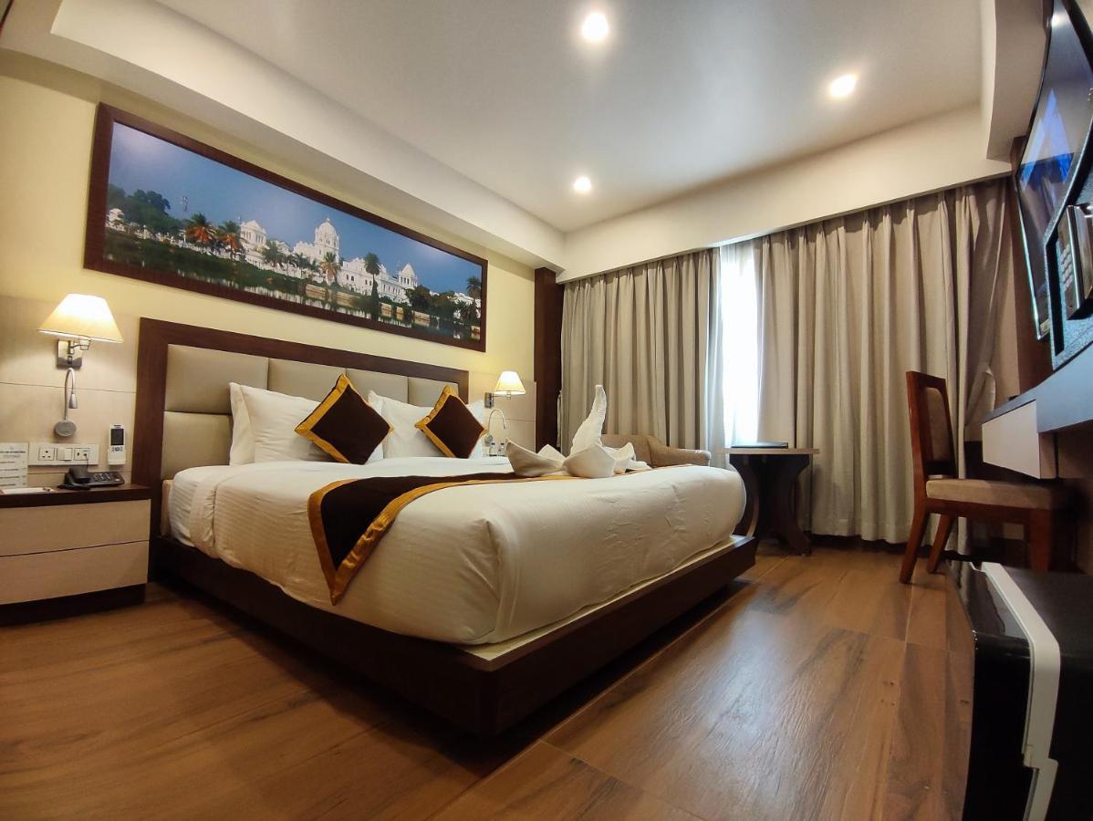 Hotel Rimi International Agartala Dış mekan fotoğraf