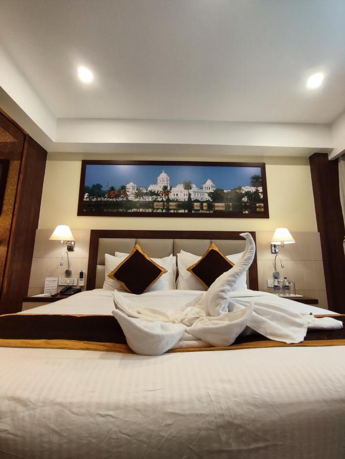Hotel Rimi International Agartala Dış mekan fotoğraf