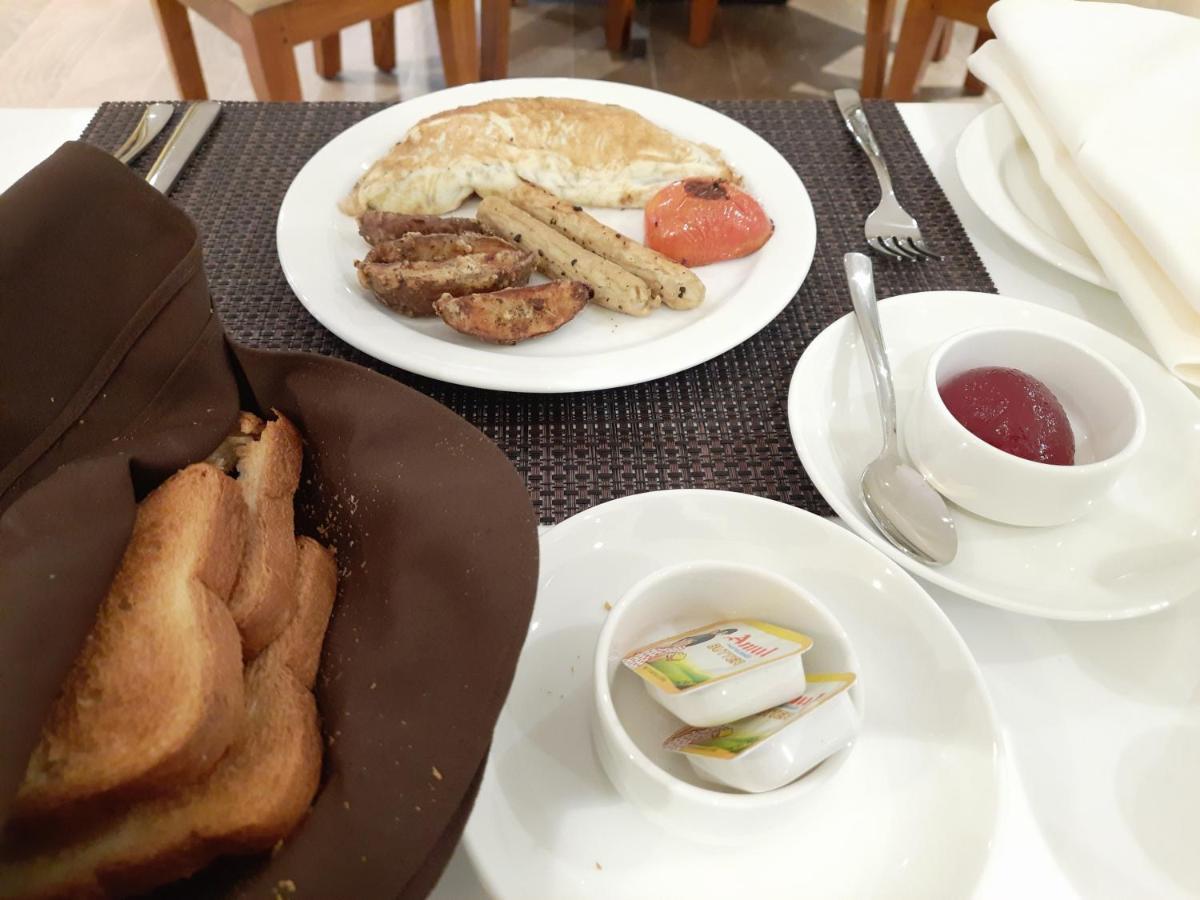Hotel Rimi International Agartala Dış mekan fotoğraf