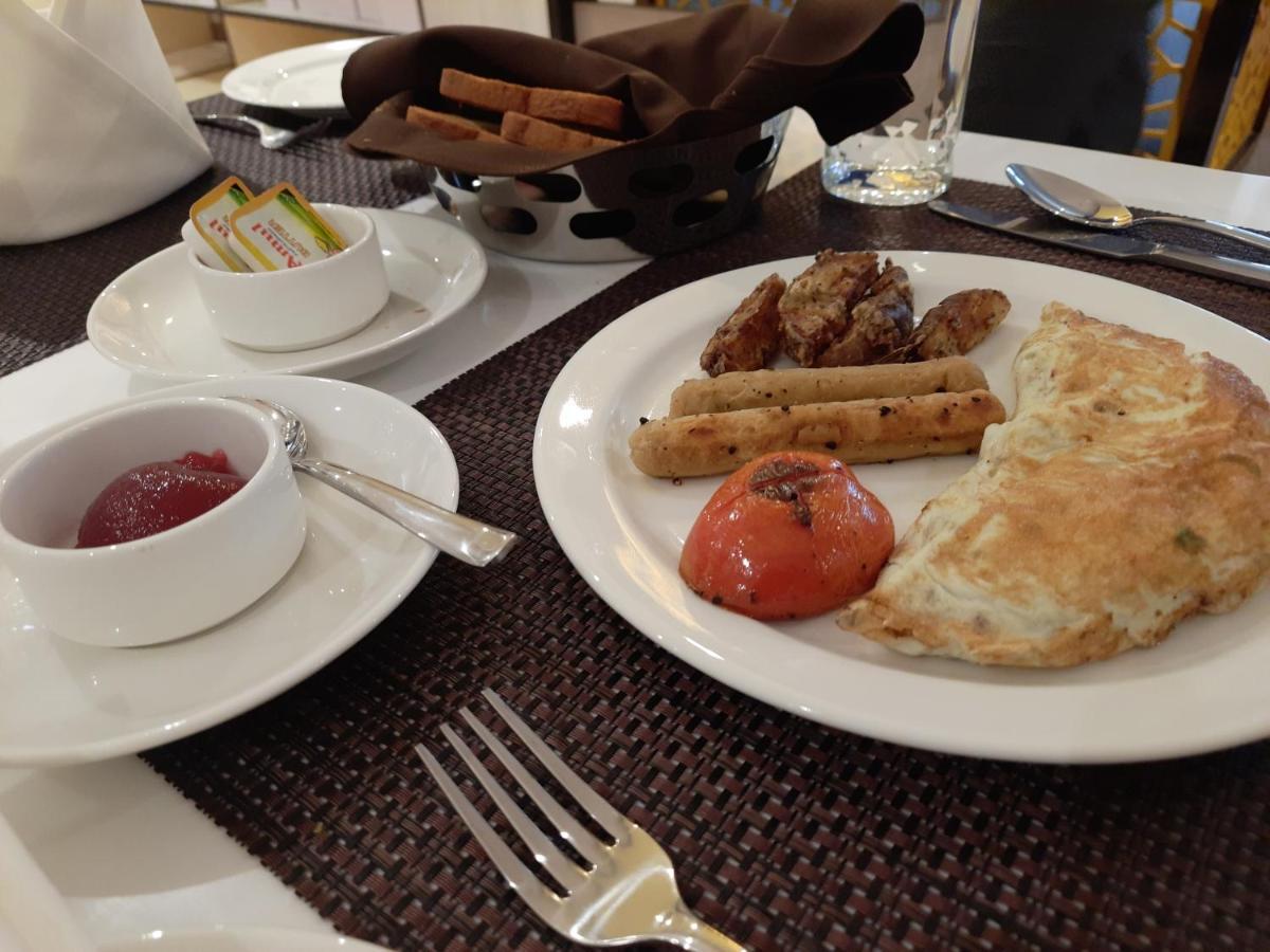 Hotel Rimi International Agartala Dış mekan fotoğraf
